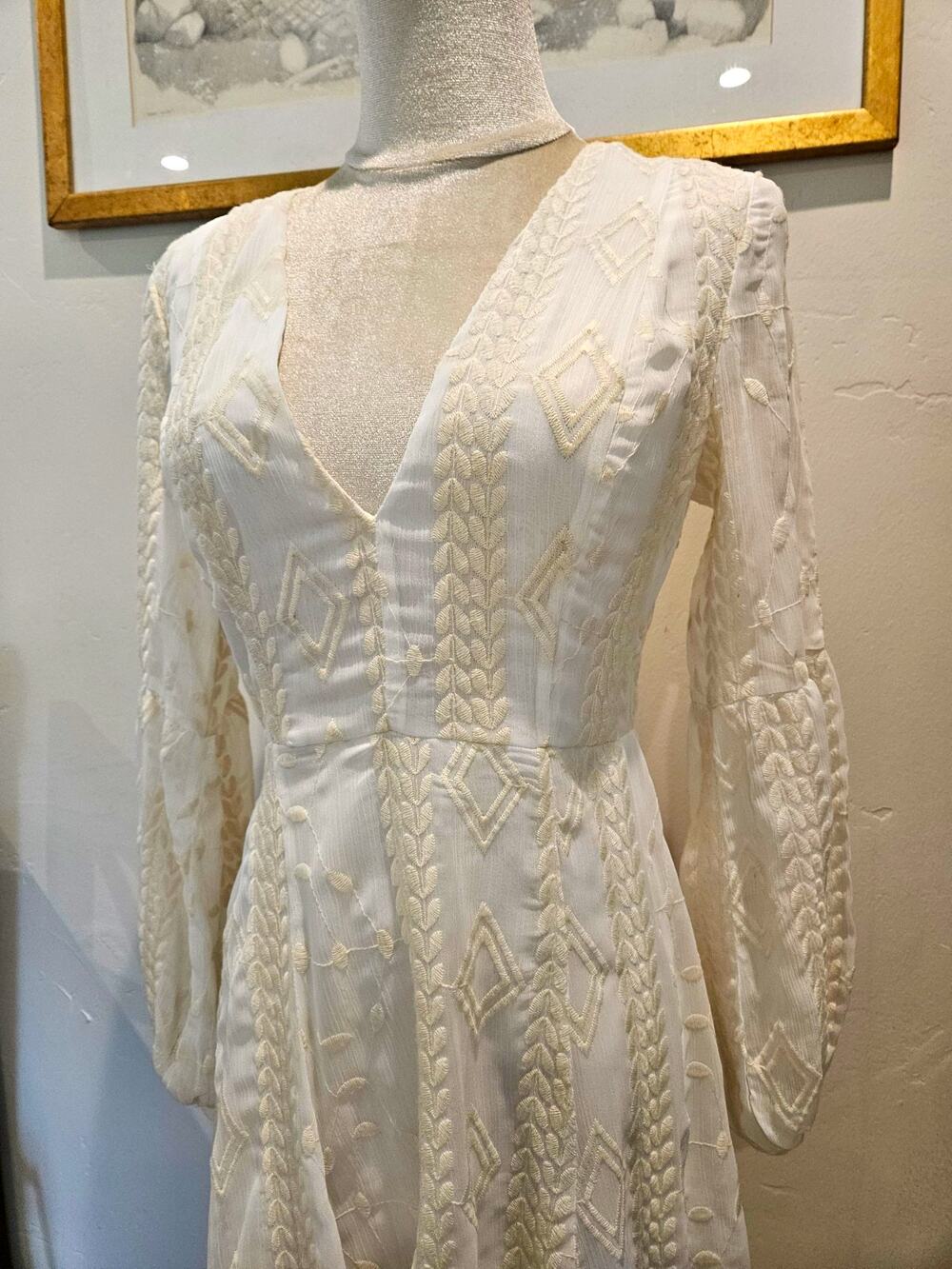 ASTR the Label White Geometric Embroidered V-Neck Mini Dress Balloon Sleeve XS